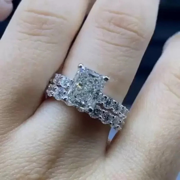 💎Shiny Radiant Cut Zircon Silver Plated Beautiful Wedding Ring Set, UNVN12011 - Picture 3 of 5